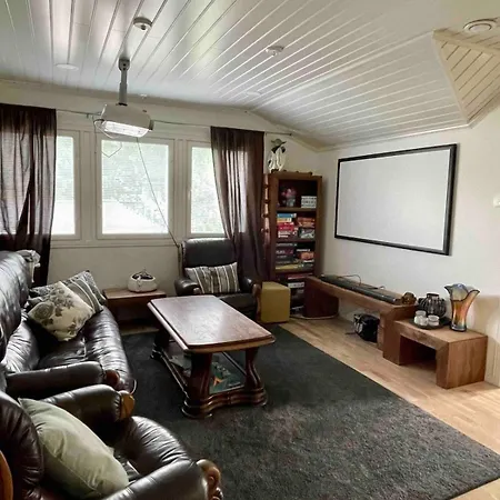 6br Near - Sauna - Bbq - Yard - Sleeps 13 Tampere