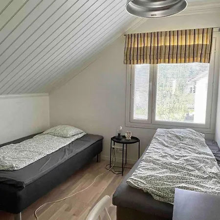 Villa 6br Near - Sauna - Bbq - Yard - Sleeps 13 *