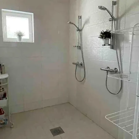 Villa 6br Near - Sauna - Bbq - Yard - Sleeps 13 *